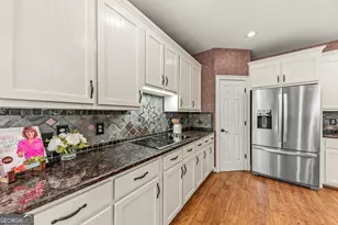 1660 Maple Ridge Dr, Loganville, GA 30052 - Photo 47