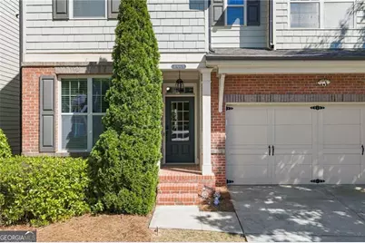 7805 Highland Bluff, Sandy Springs, GA 30328 - Photo 3