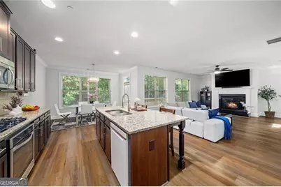 7805 Highland Bluff, Sandy Springs, GA 30328 - Photo 7