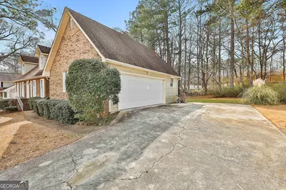 8039 Woods Lane, Jonesboro, GA 30236 - Photo 3