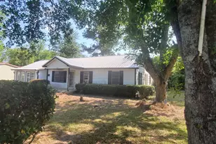 810 Laura St, Glennville, GA 30427 - Photo 3