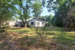 810 Laura St, Glennville, GA 30427 - Photo 5