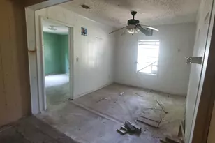 810 Laura St, Glennville, GA 30427 - Photo 17