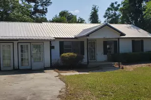810 Laura St, Glennville, GA 30427 - Photo 35