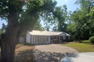 810 Laura St, Glennville, GA 30427 - Photo 33