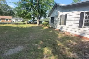 810 Laura St, Glennville, GA 30427 - Photo 9