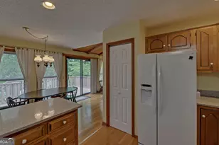 371 Shorewood Cir, Toccoa, GA 30577 - Photo 17