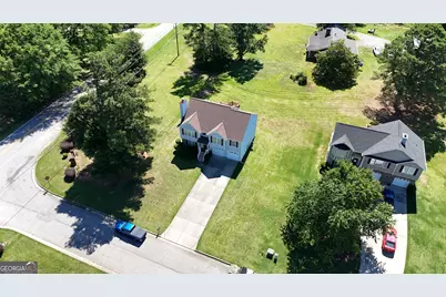 100 Hawthorn Drive, Carrollton, GA 30116 - Photo 3