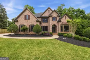 215 Lynwood Ct, Roswell, GA 30075 - Photo 1