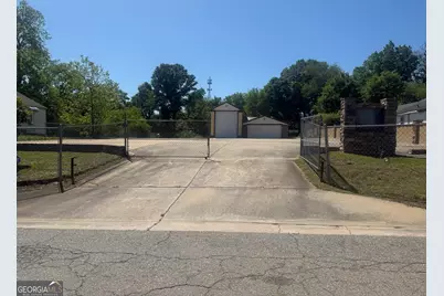 922 North Clarke Street, Milledgeville, GA 31061 - Photo 1