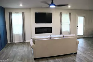 204 River Meadow Dr, Lagrange, GA 30241 - Photo 3