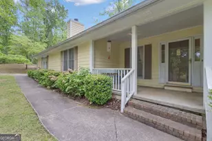154 Tanglewood Ln, Sharpsburg, GA 30277 - Photo 5