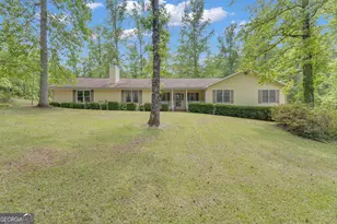 154 Tanglewood Ln, Sharpsburg, GA 30277 - Photo 1