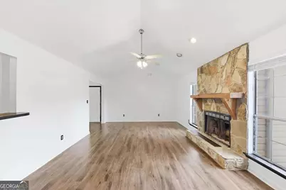 608 Crestmont Court, Jonesboro, GA 30238 - Photo 9
