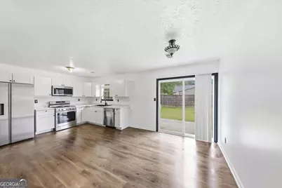 608 Crestmont Court, Jonesboro, GA 30238 - Photo 5