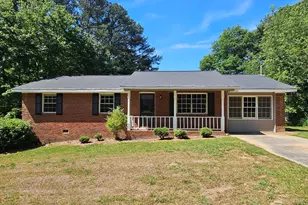 858 Pineshadow Ln, Winder, GA 30680 - Photo 3