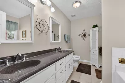 355 N Oakland Circle, McDonough, GA 30253 - Photo 15