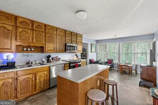165 Hayes Cir, Rex, GA 30273 - Photo 9