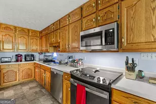 165 Hayes Cir, Rex, GA 30273 - Photo 13