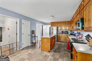 165 Hayes Cir, Rex, GA 30273 - Photo 11