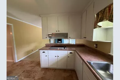 2950 Thornwood Drive, Macon, GA 31204 - Photo 9