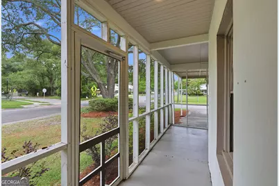1302 E 53rd Street, Savannah, GA 31404 - Photo 9