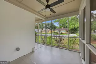 1302 E 53rd St, Savannah, GA 31404 - Photo 13