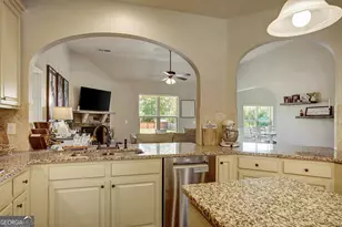 285 Savannah Dr, Senoia, GA 30276 - Photo 13