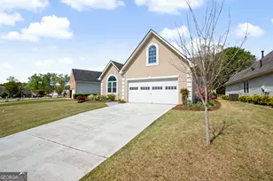 255 Fairway Ct, Newnan, GA 30265 - Photo 1