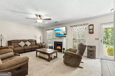 305 N Lake Drive, Perry, GA 31069 - Photo 9
