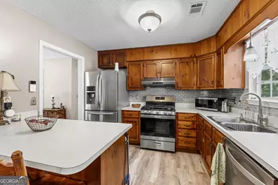 305 N Lake Drive, Perry, GA 31069 - Photo 11