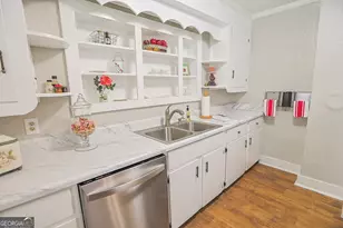 892 Athens St, Jefferson, GA 30549 - Photo 9