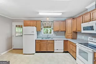 131 Harvey Rd, Brunswick, GA 31525 - Photo 5