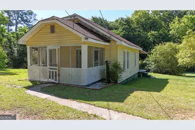 1186 E Tugalo Street, Toccoa, GA 30577 - Photo 3