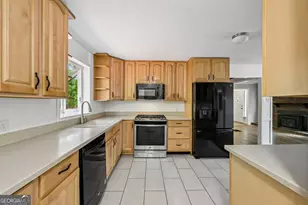 232 E Miles Rd, Carrollton, GA 30116 - Photo 13