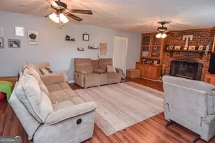 1579 Van Buren Rd, Barnesville, GA 30204 - Photo 7