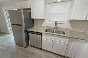 675 Lakeridge Dr, Conyers, GA 30094 - Photo 9