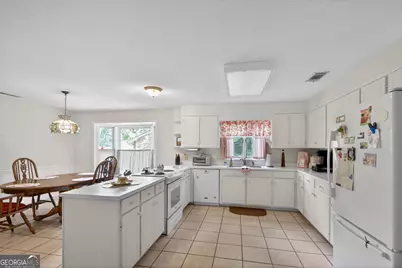 221 Azalea Drive, Statesboro, GA 30458 - Photo 5