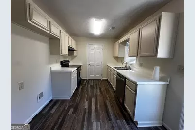 106 Ridgefield Circle, Lagrange, GA 30241 - Photo 3