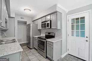 704 Glenleaf Dr, Peachtree Corners, GA 30092 - Photo 13