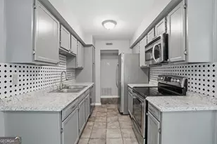 704 Glenleaf Dr, Peachtree Corners, GA 30092 - Photo 11