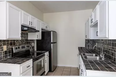 738 Boston Commons, College Park, GA 30349 - Photo 5