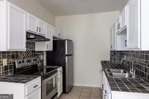738 Boston Commons, College Park, GA 30349 - Photo 5