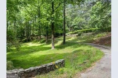1340 W Garmon Road, Sandy Springs, GA 30327 - Photo 9