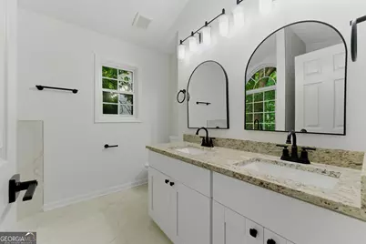 515 Ashland Manor Drive, Lawrenceville, GA 30045 - Photo 15