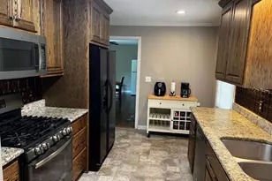 95 Fairlawn Dr, Carrollton, GA 30117 - Photo 11