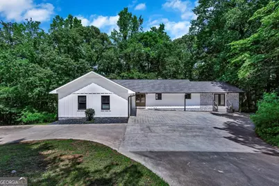 250 Harbor Heights Circle, Lavonia, GA 30553 - Photo 1