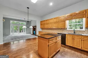 65 Pointe View Ct, Jackson, GA 30233 - Photo 11