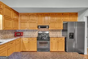65 Pointe View Ct, Jackson, GA 30233 - Photo 9
