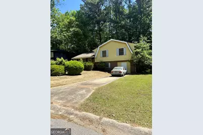 8318 Magnolia Drive, Jonesboro, GA 30238 - Photo 3
